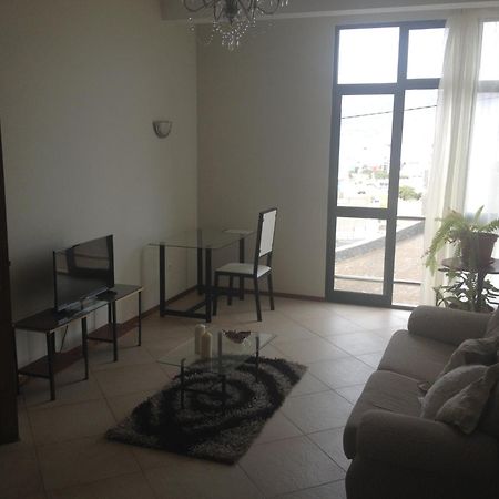 Residencial Monte Cara Bed & Breakfast Mindelo Eksteriør bilde