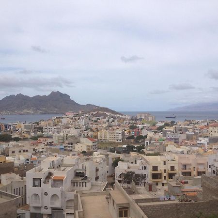 Residencial Monte Cara Bed & Breakfast Mindelo Eksteriør bilde