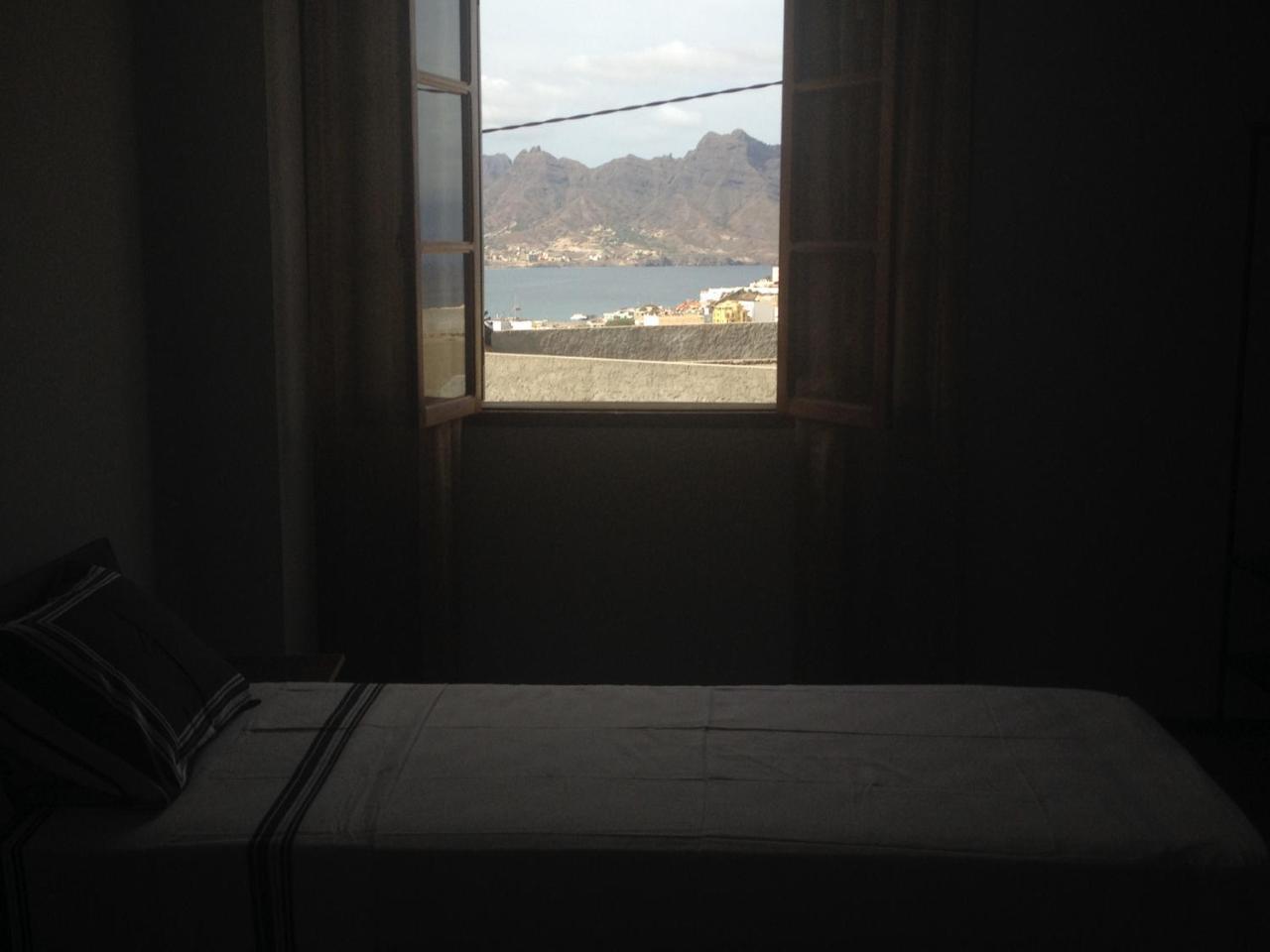 Residencial Monte Cara Bed & Breakfast Mindelo Eksteriør bilde