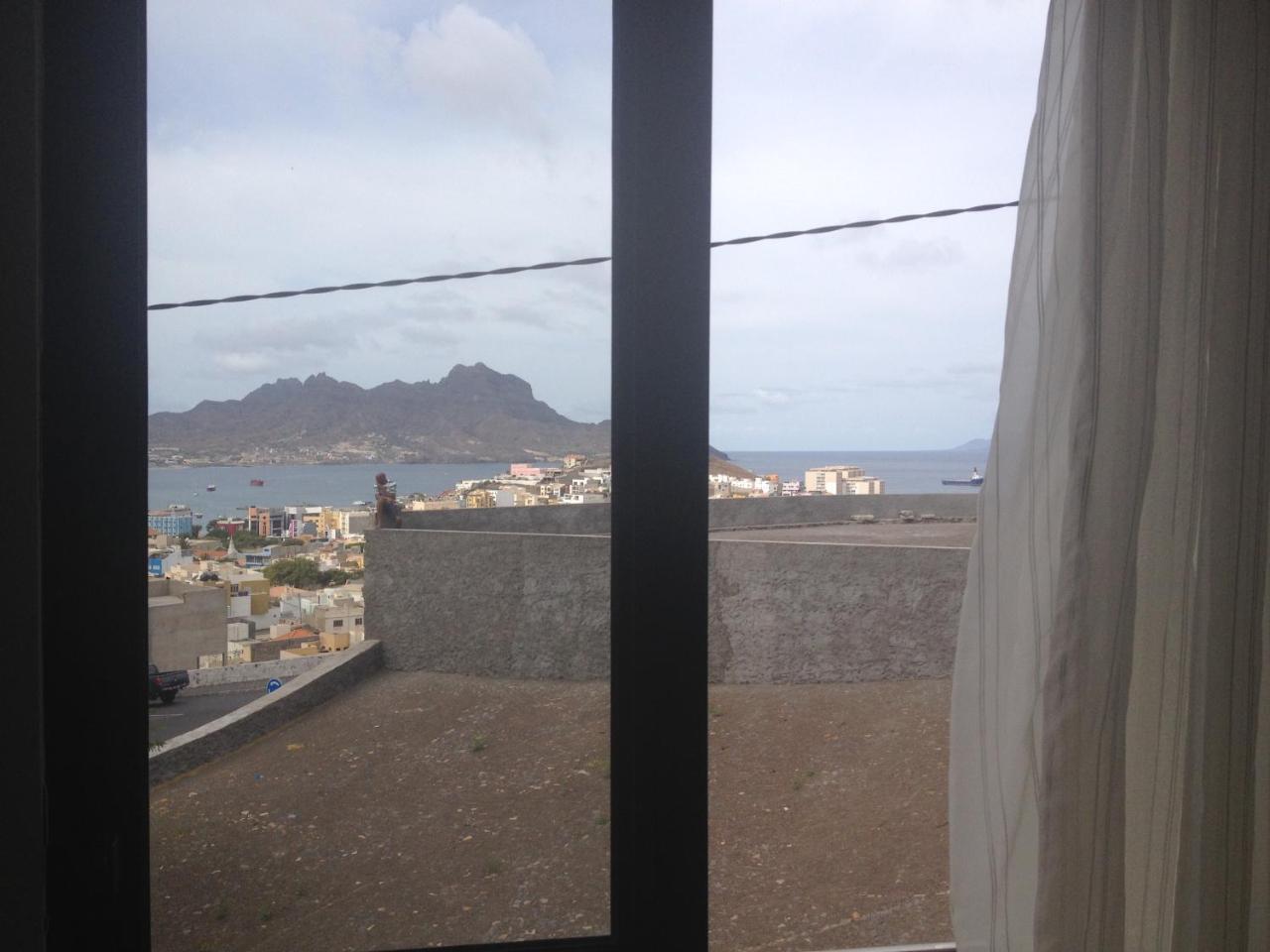 Residencial Monte Cara Bed & Breakfast Mindelo Eksteriør bilde